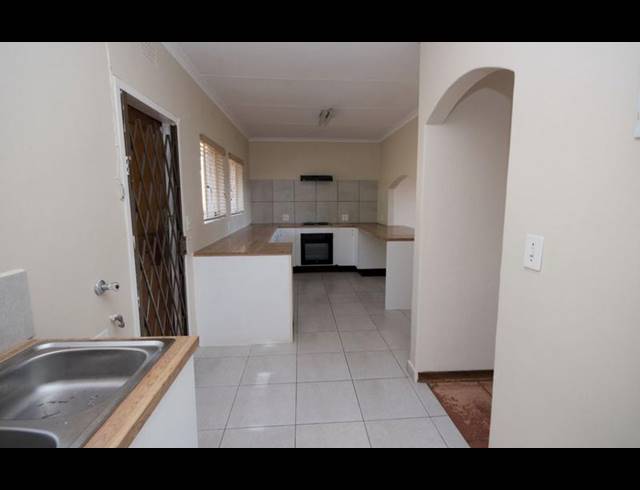 4 BEDROOM HOUSE FOR SALE IN NATURENA